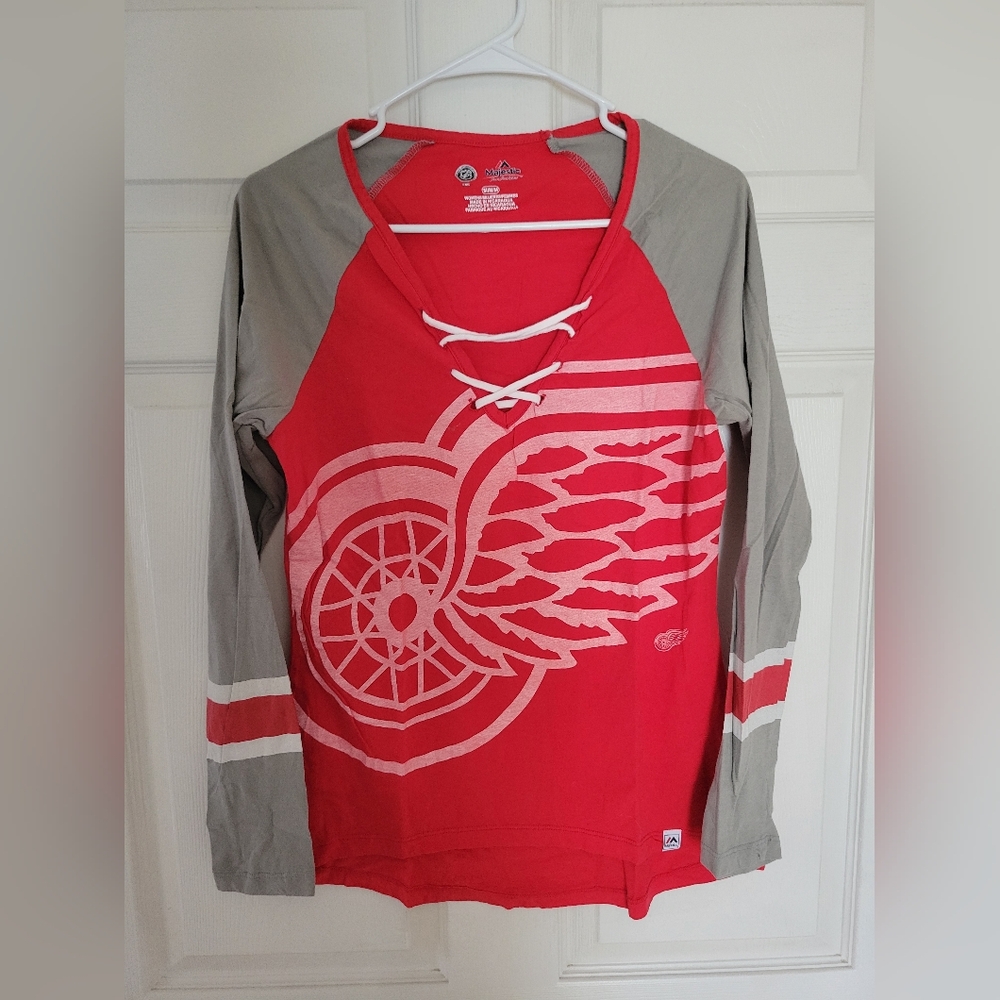 Red Wings Lace-up Hockey Shirt, Med